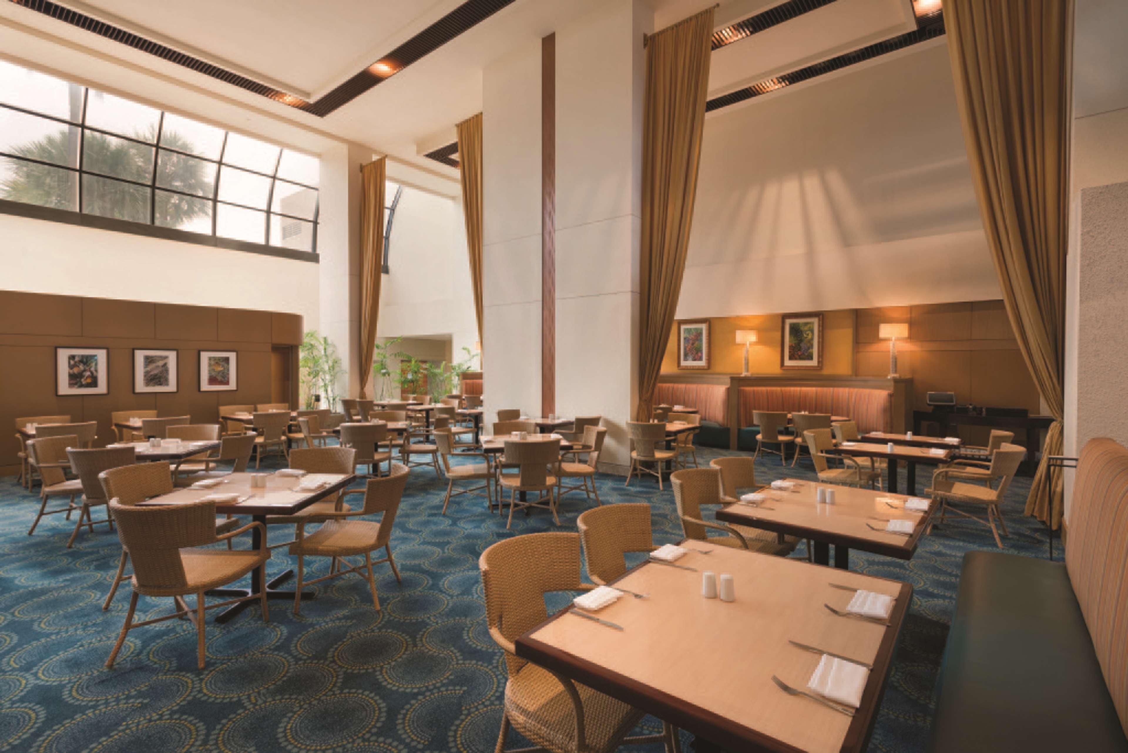 Hilton Miami Airport Blue Lagoon Miami Springs Exterior photo