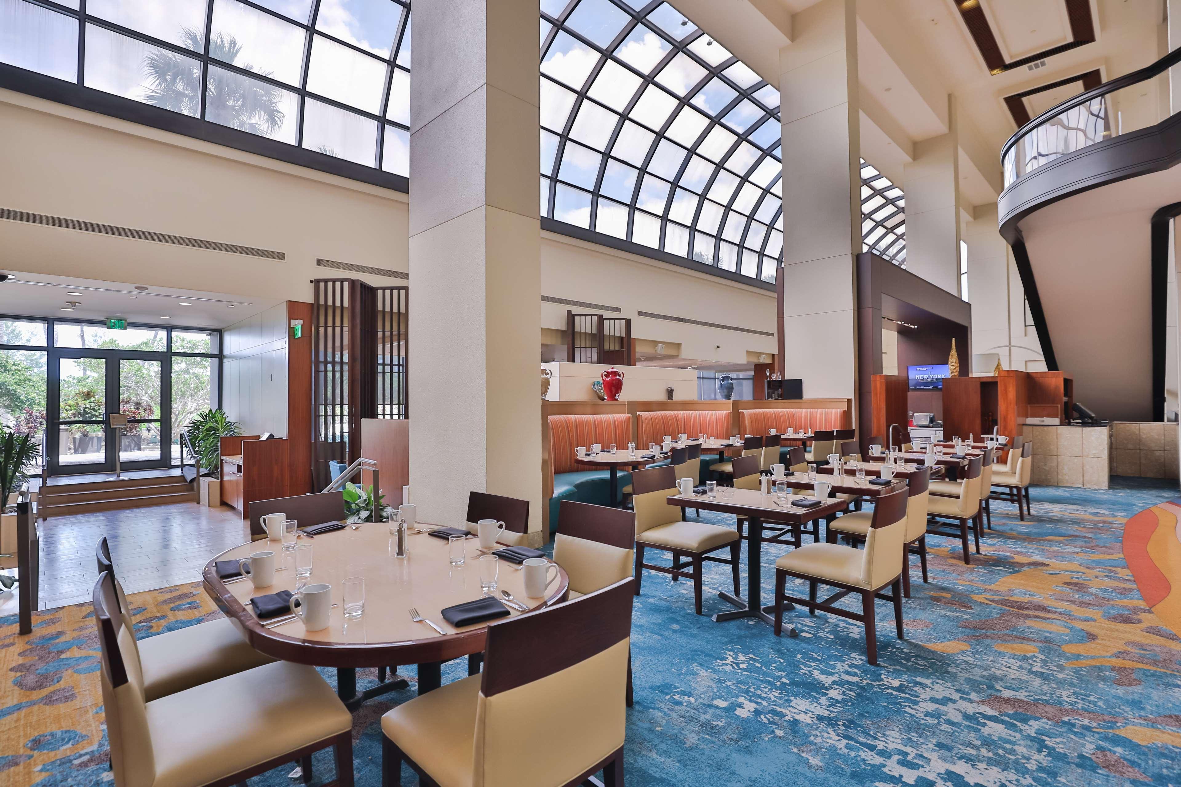 Hilton Miami Airport Blue Lagoon Miami Springs Exterior photo