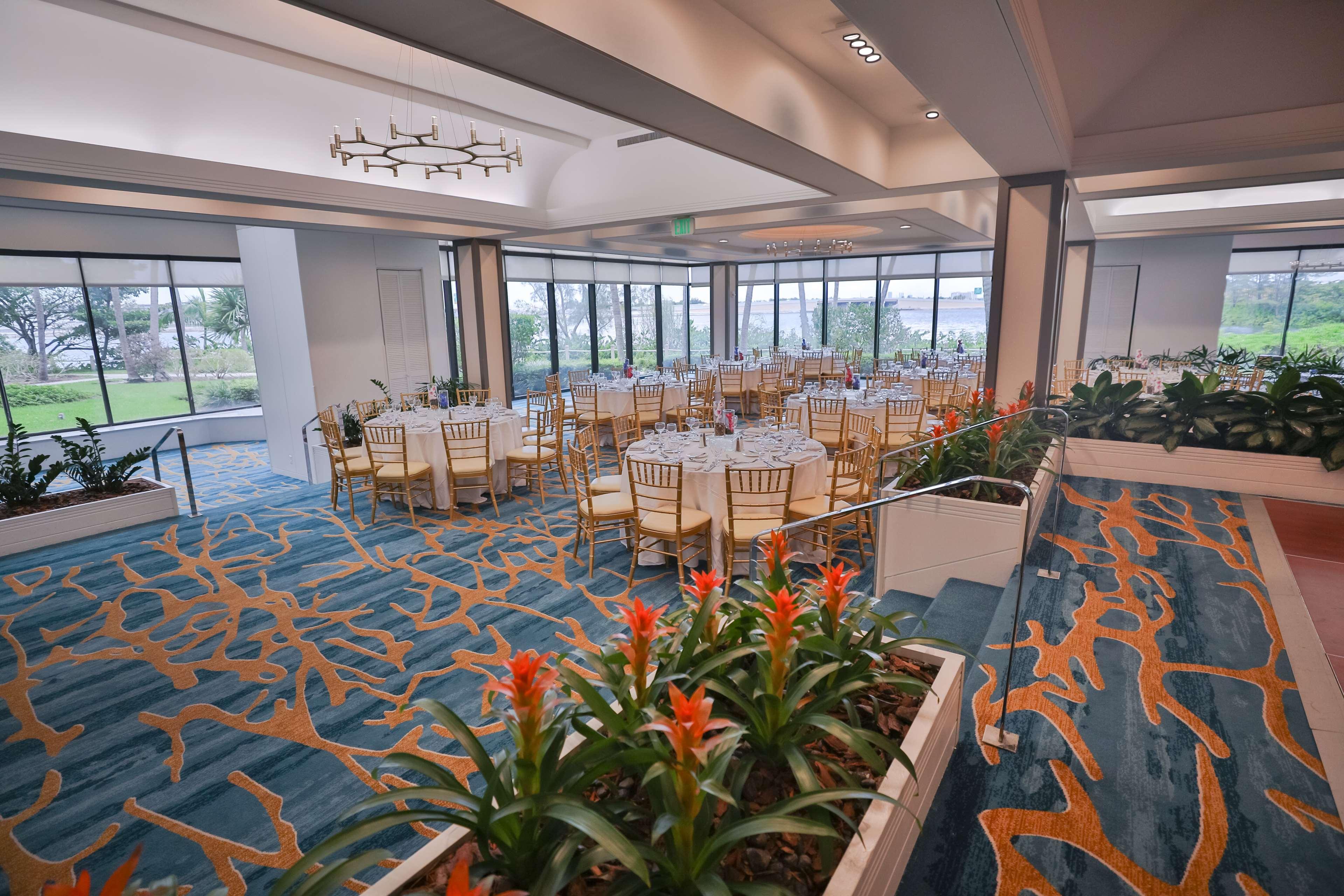Hilton Miami Airport Blue Lagoon Miami Springs Exterior photo